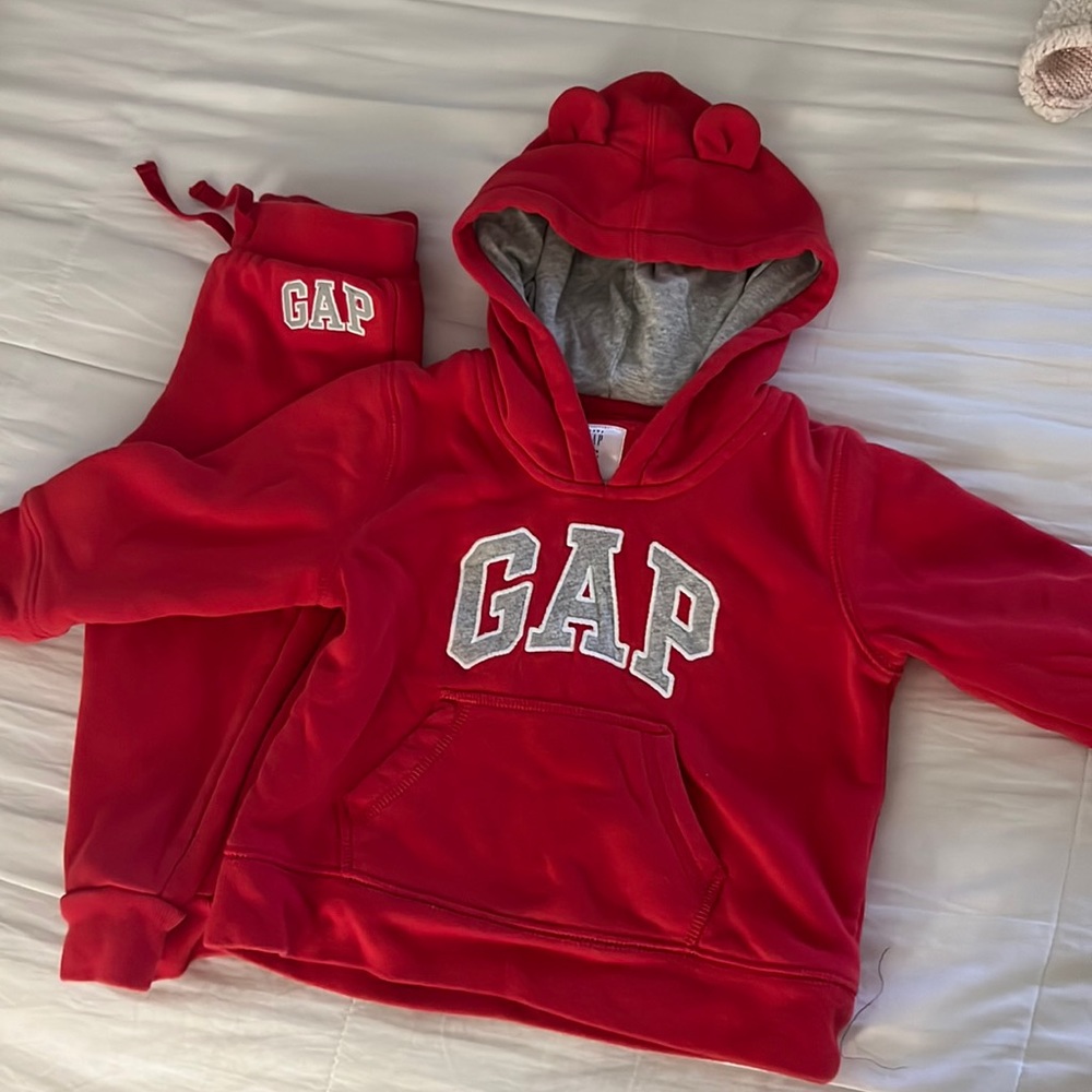 Gap sweatsuit